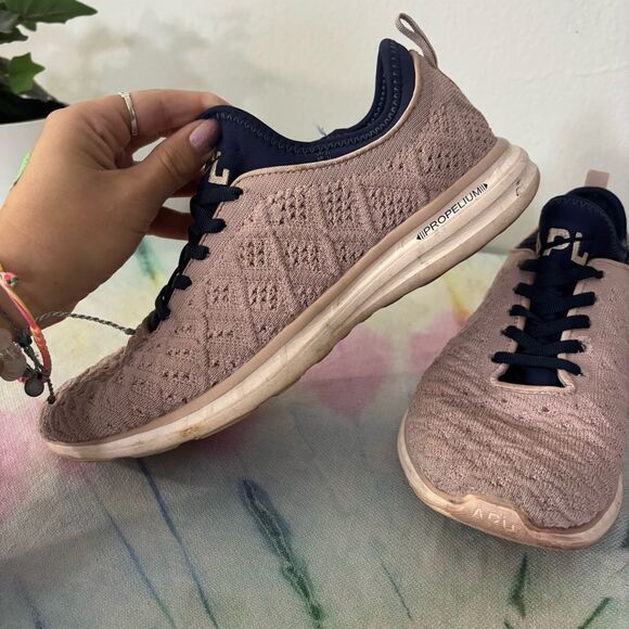 APL 7.5 Pink and Blue Athletic Shoes Lightweight Knit tech loom phantom - Picture 7 of 11